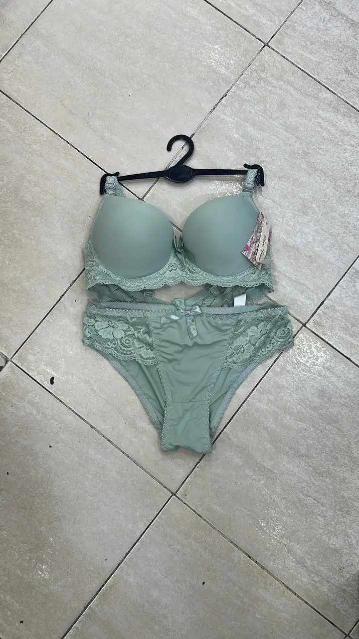 Parure soutien-gorge push-up + culotte dentelle — vert sauge